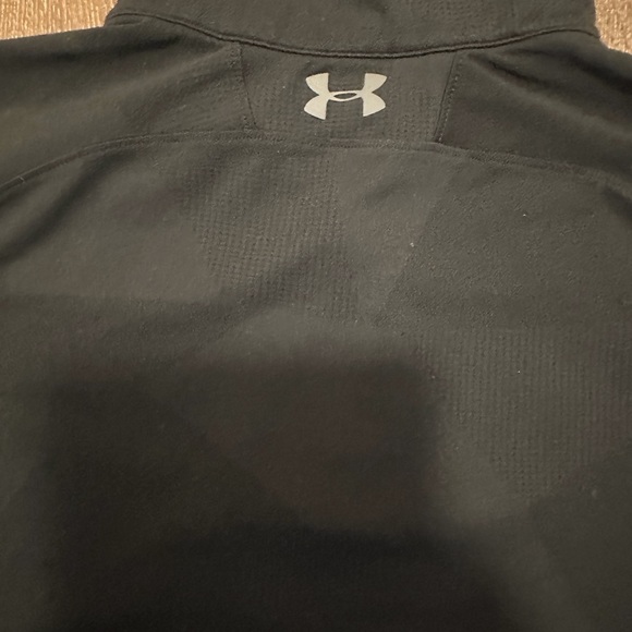 Under Armour Women 1/4 Zip Lightweight Black Pullover Top Running Hiking Walking - Picture 2 of 8